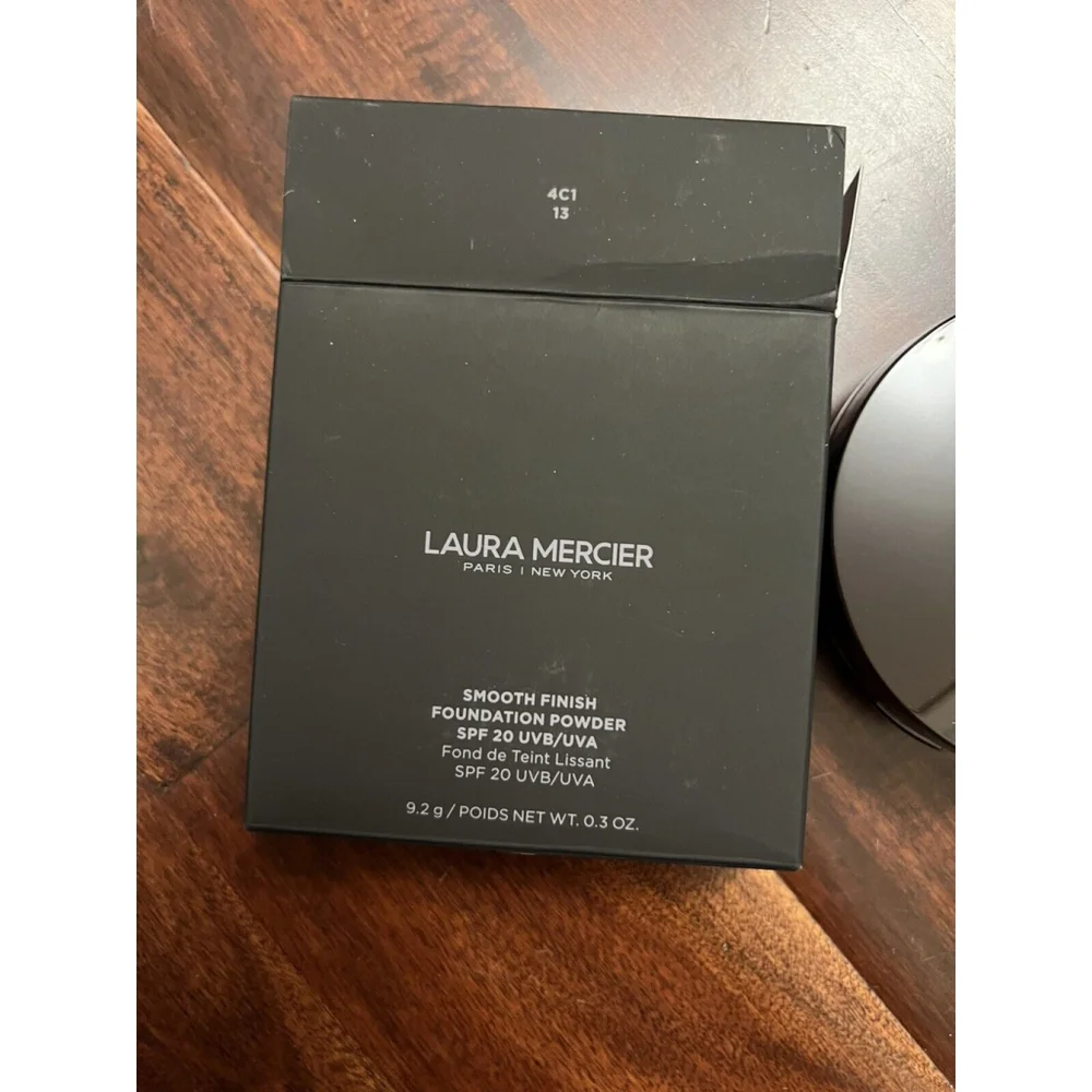 LAURA MERCIER Smooth Finish Foundation Powder SPF 20 Shade 4C1 13 Full Sz NIB